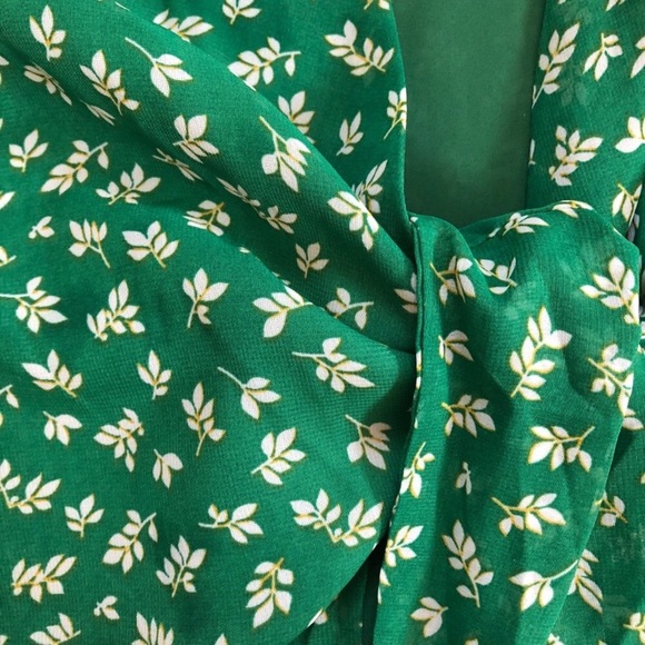 Urban Outfitters Green Tie Wrap Top - Picture 2 of 3